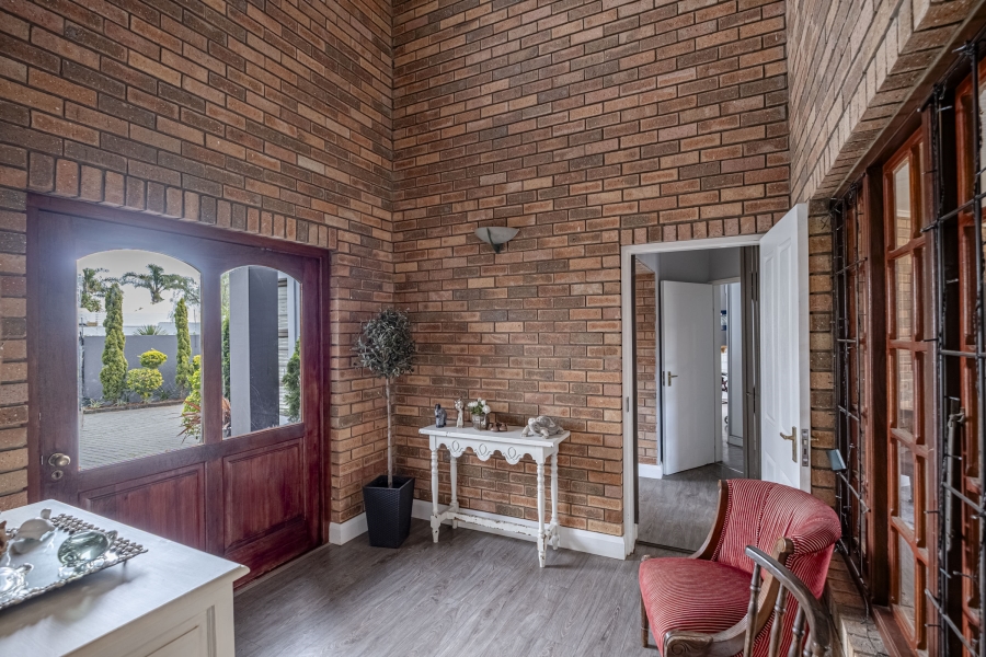 5 Bedroom Property for Sale in Summerstrand Eastern Cape